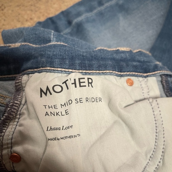 Mother Mid Rise Rider size 28 - Picture 2 of 4